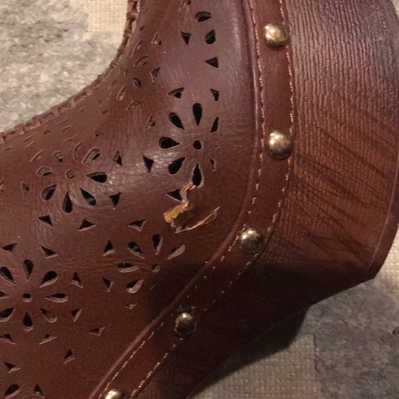 Clogs - Picture 4 of 4